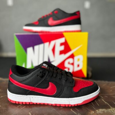 Nike Dunk Low Ess Preto/Vermelho/Branco